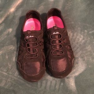 EUC Sketchers Shoes